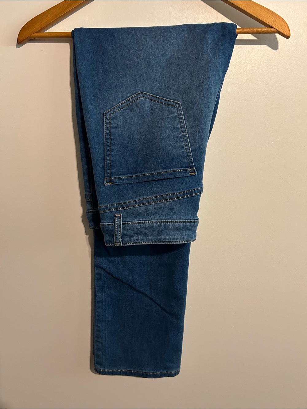 Coldwater Creek Medium Blue Denim Jeans with Contrast Stitching